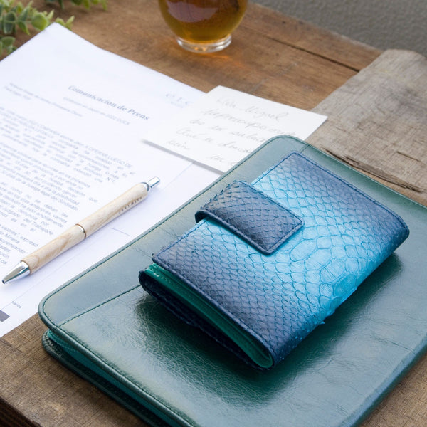 ATAO 二つ折り財布 グラデーション 2023 A/W新作②】ATAO(アタオ)二