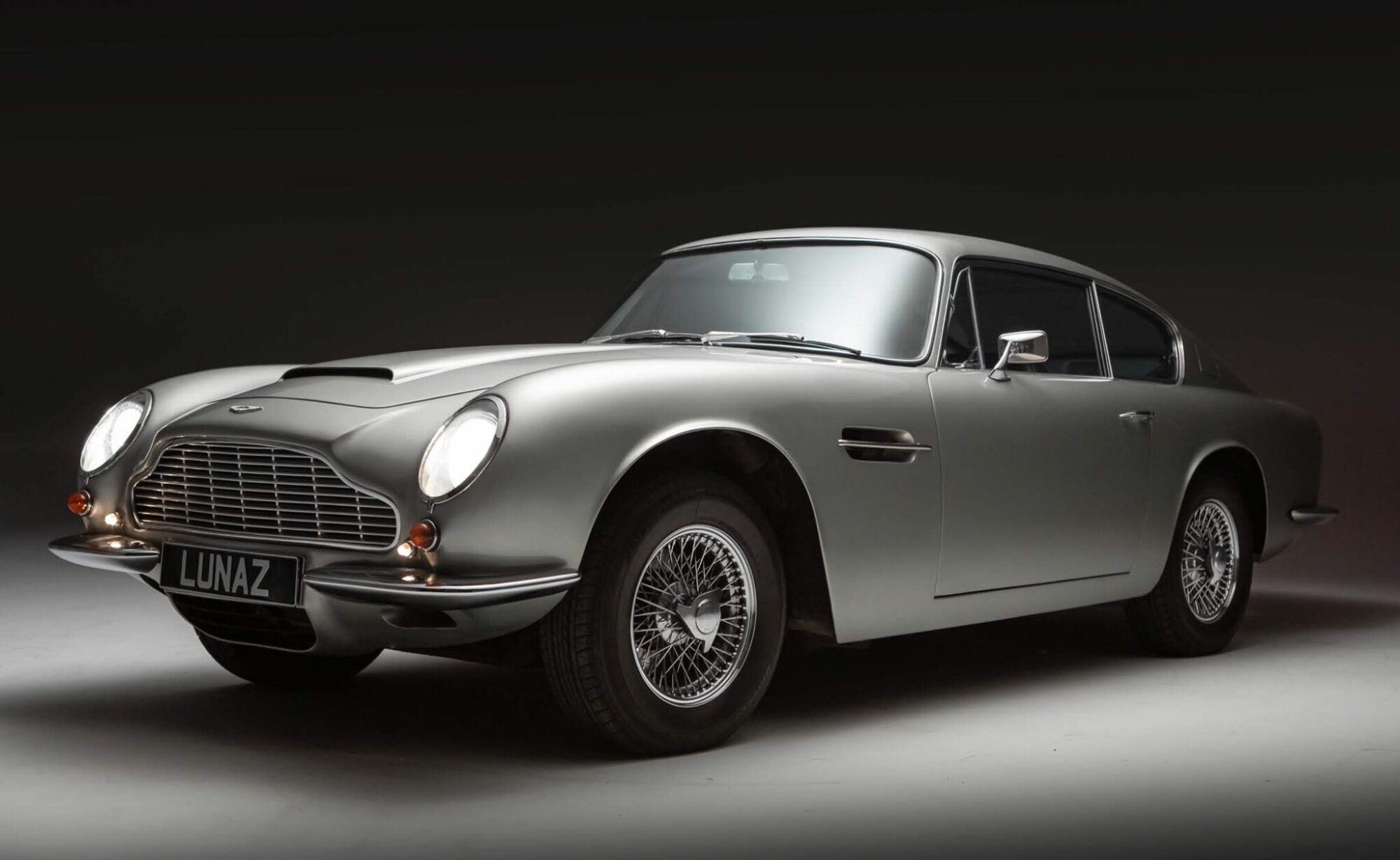 イギリス Illustra製 ホワイトメタルベースのアストン・マーティンDB6