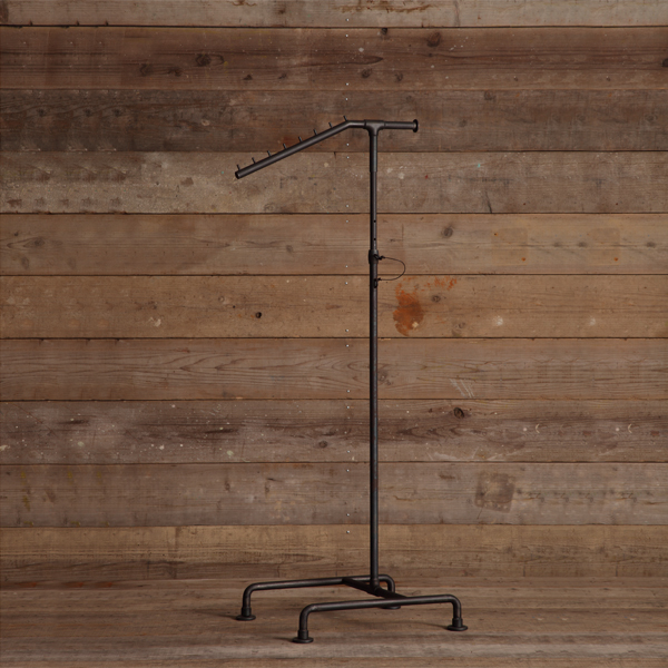 TKO-05 / 傾斜ハンガーラック | EXIT METAL WORK SUPPLY