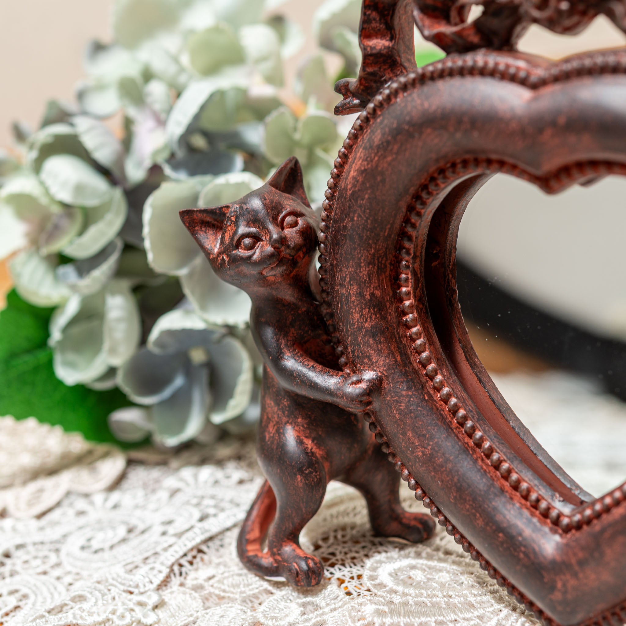 樹脂・レジン製 Rust 2匹の仔ネコ リボン付きハート型 スタンドミラー