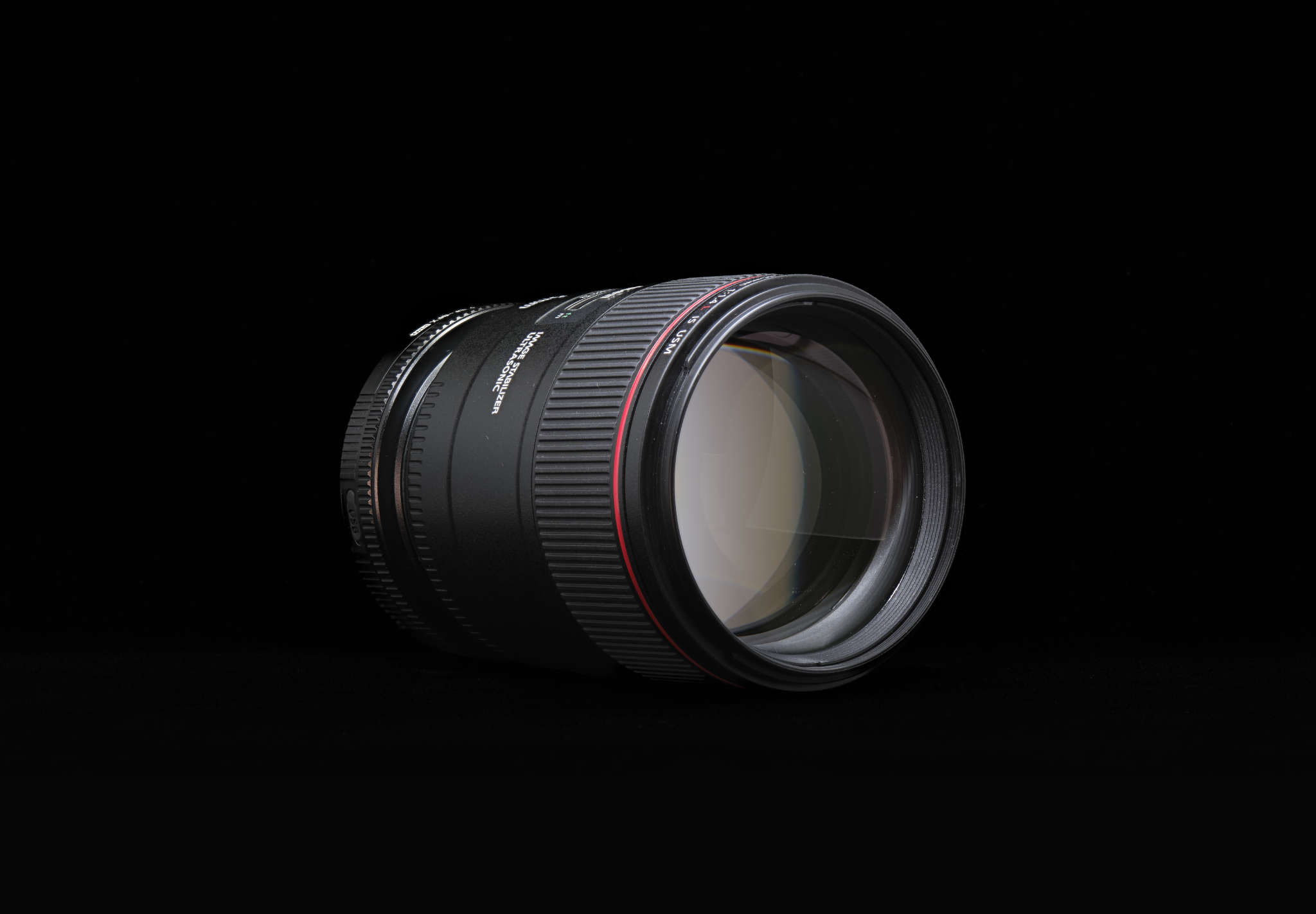 Canon EF 85mm f/1.4 L IS USM on GFX Review - fcracer.com