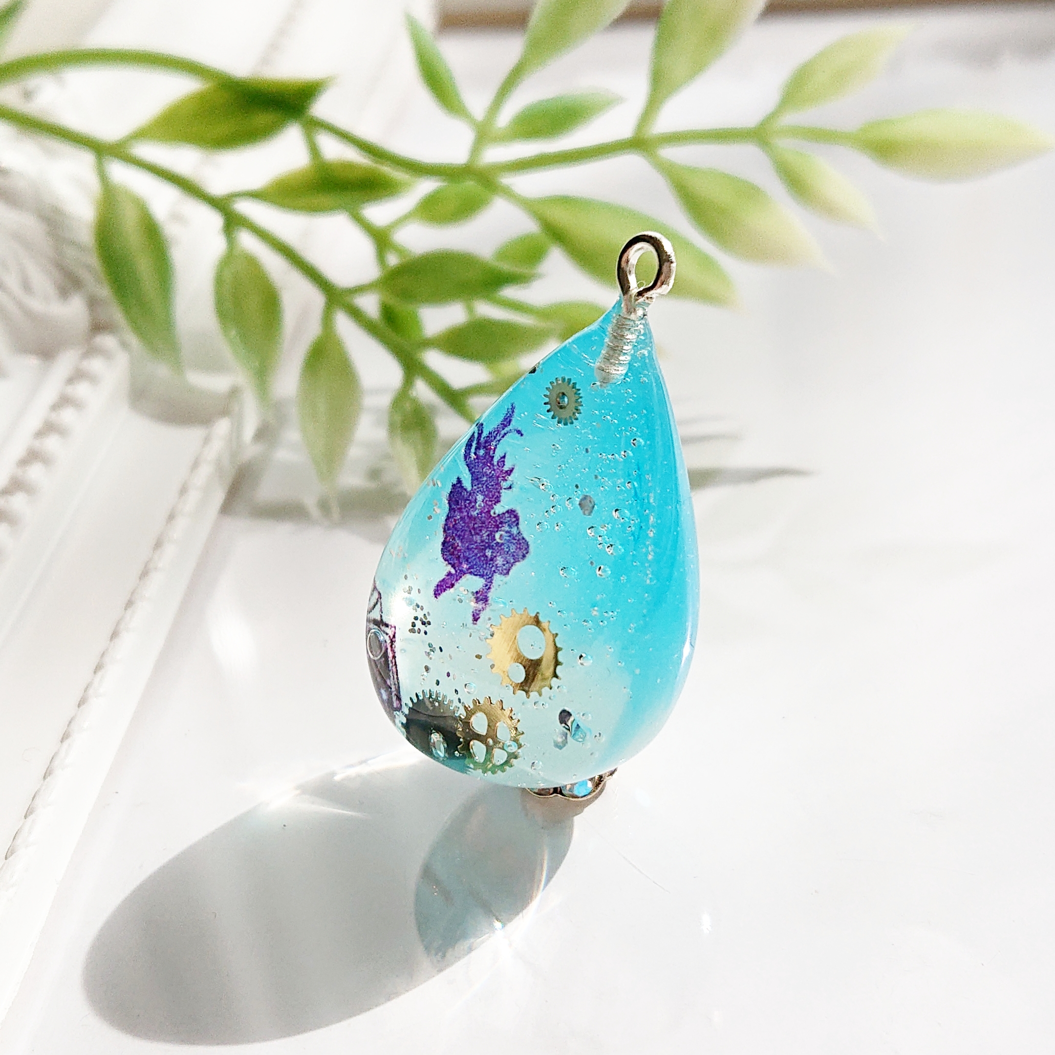 ワンダーランド❇️アリス*・°雫型レジンネックレス | FANTIST