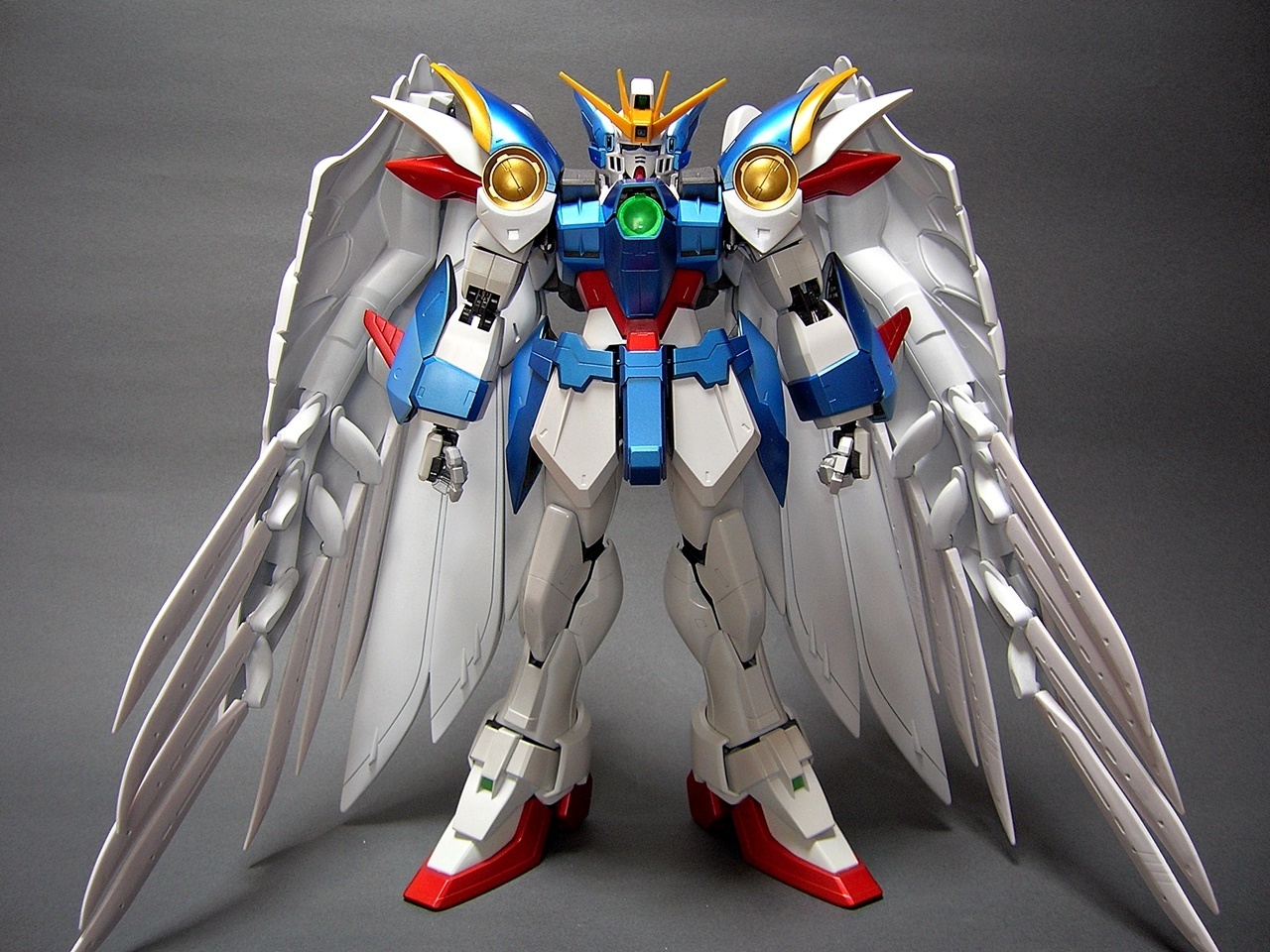 PG 1⁄60 ウイングガンダムゼロ（EW版）パールミラーコーティング