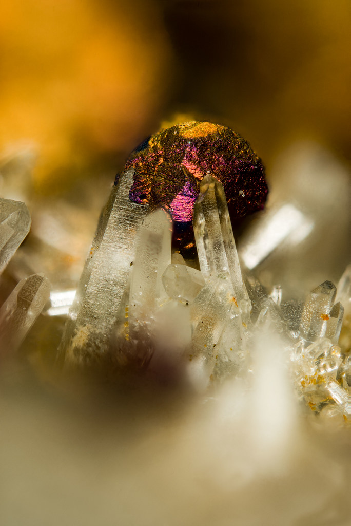 足尾銅山の黄銅鉱 - マクロ☆スタイル