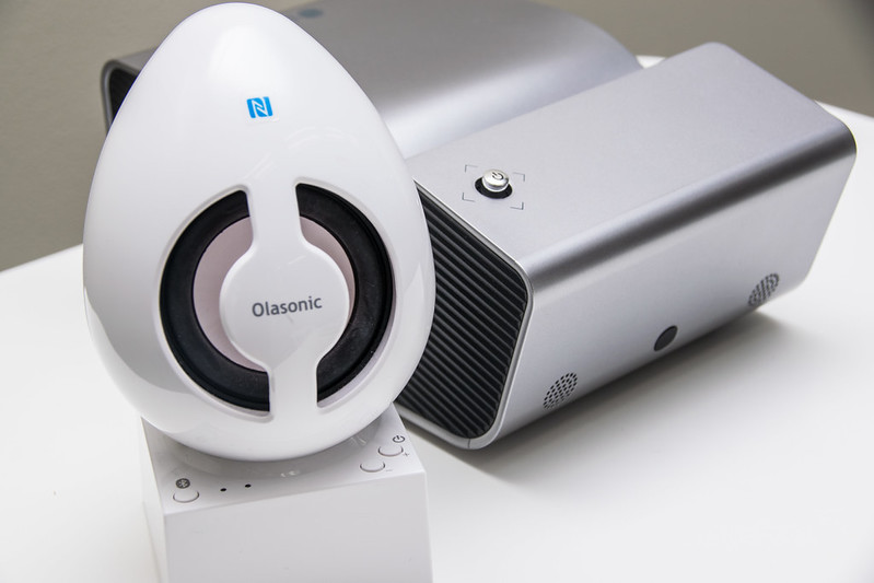 LG 超短焦点LEDプロジェクター PH450UG 映像の楽しみ方を変える「超短