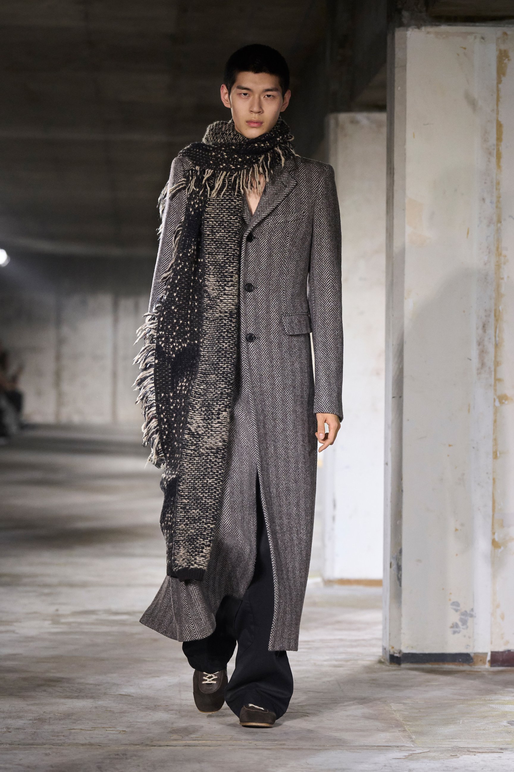 異素材で描く“予期せぬもののエレガンス” 「ドリス ヴァン ノッテン