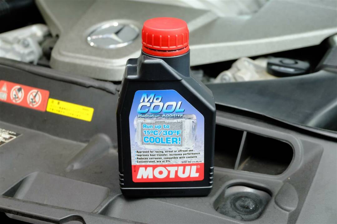 Motul MoCool - 500mL | 107798 - Function Factory Performance