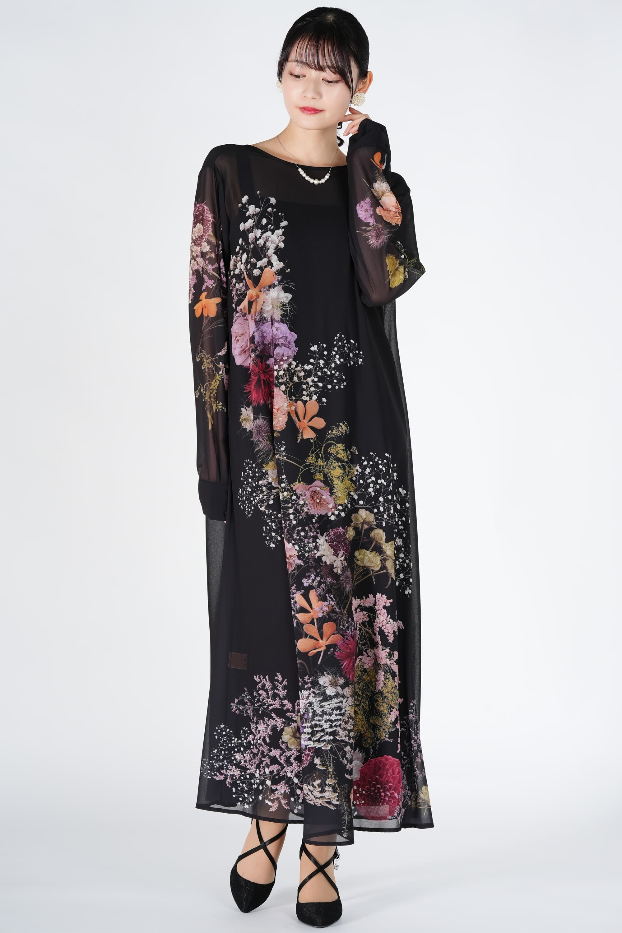 Ameri VINTAGE フラワーとろみブラックドレス (M) をレンタル - 結婚式