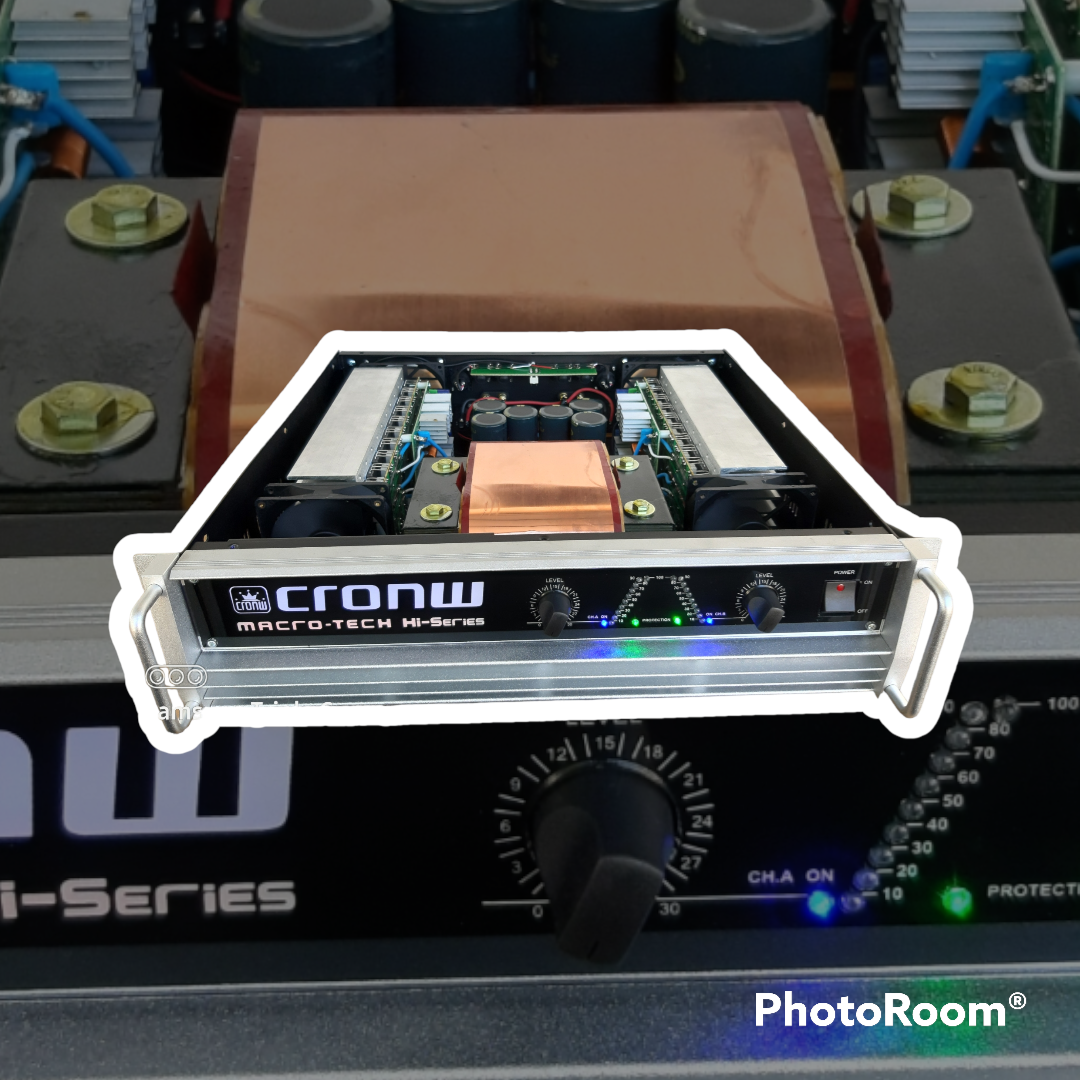 Crown社のパワーアンプ「Macro-Tech 2400」 2台セット Crown社のパワー