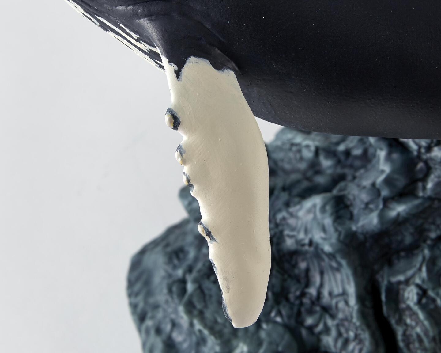 ザトウクジラの親子が、40cm超えの大型完成品スタチューで登場 - 株式