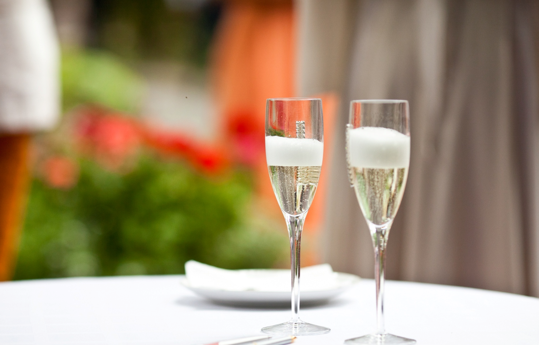 静寂のシャンパーニュ — フランソワ・スゴンが紡ぐ、泡なき白の詩 静寂