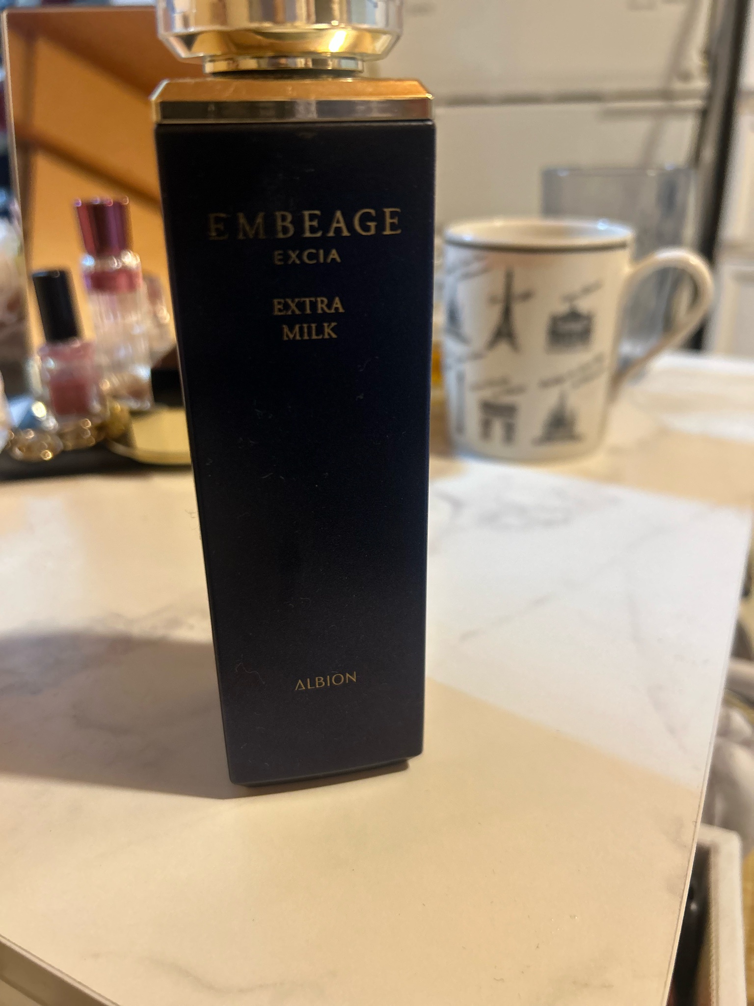 アルビオン / エクシア アンベアージュ エクストラミルクの公式商品