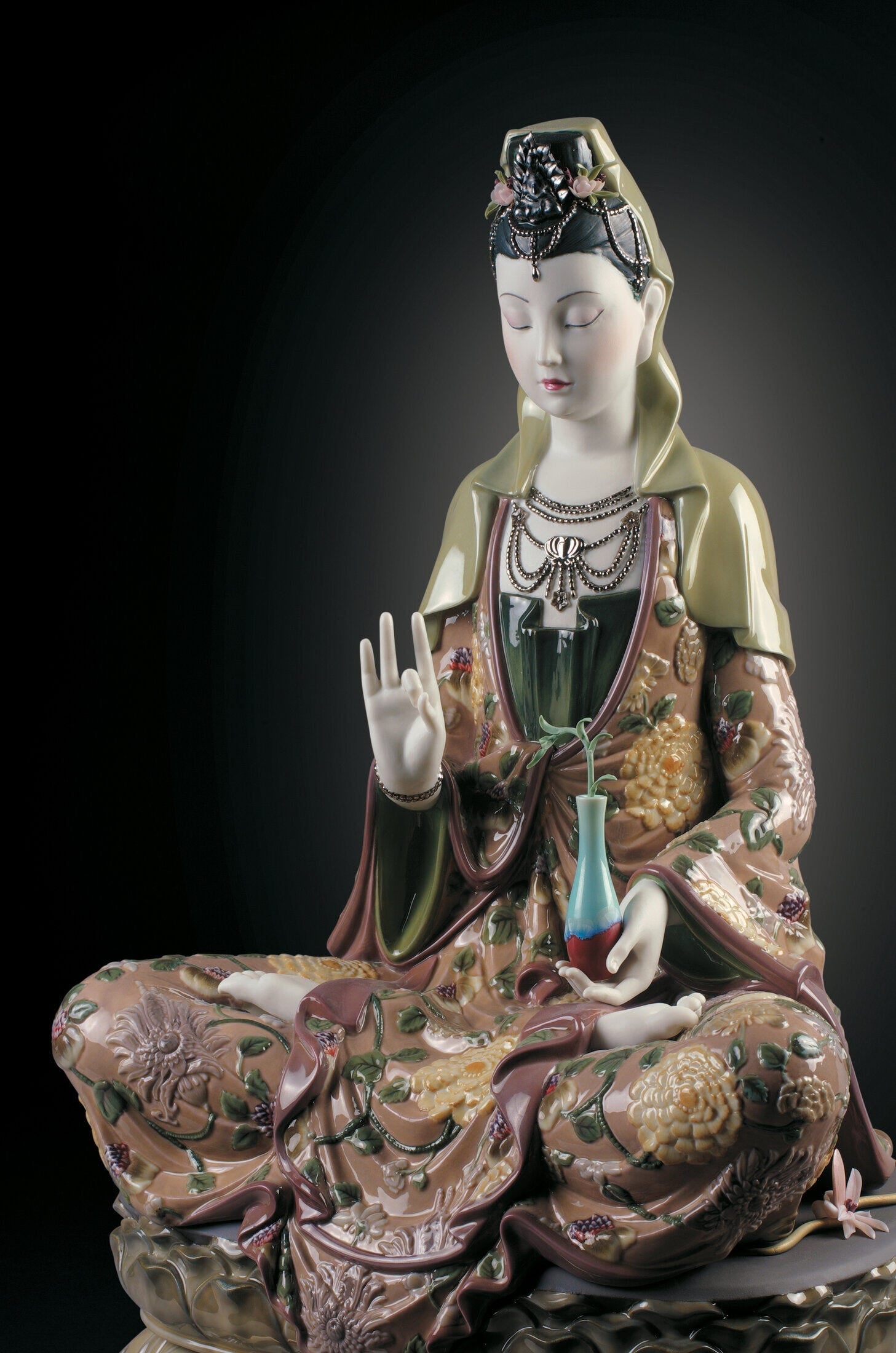 Lladró Kwan Yin Sculpture. Limited Edition – FormFluent