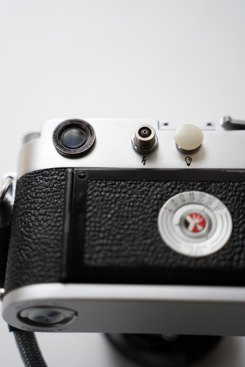 Leica M3でフラッシュを使うのに必須なニップルとクリップオン用