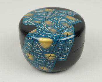 表用】誰が袖蒔絵平棗（夏）内黒塗（即中斎宗匠好写）上等品 | 茶道具