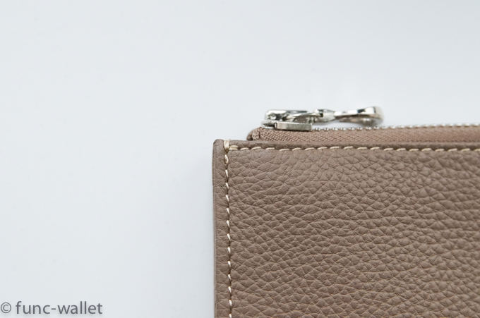 WILDSWANS フォセットミニのレビュー。絶妙なサイズのクラッチバッグの