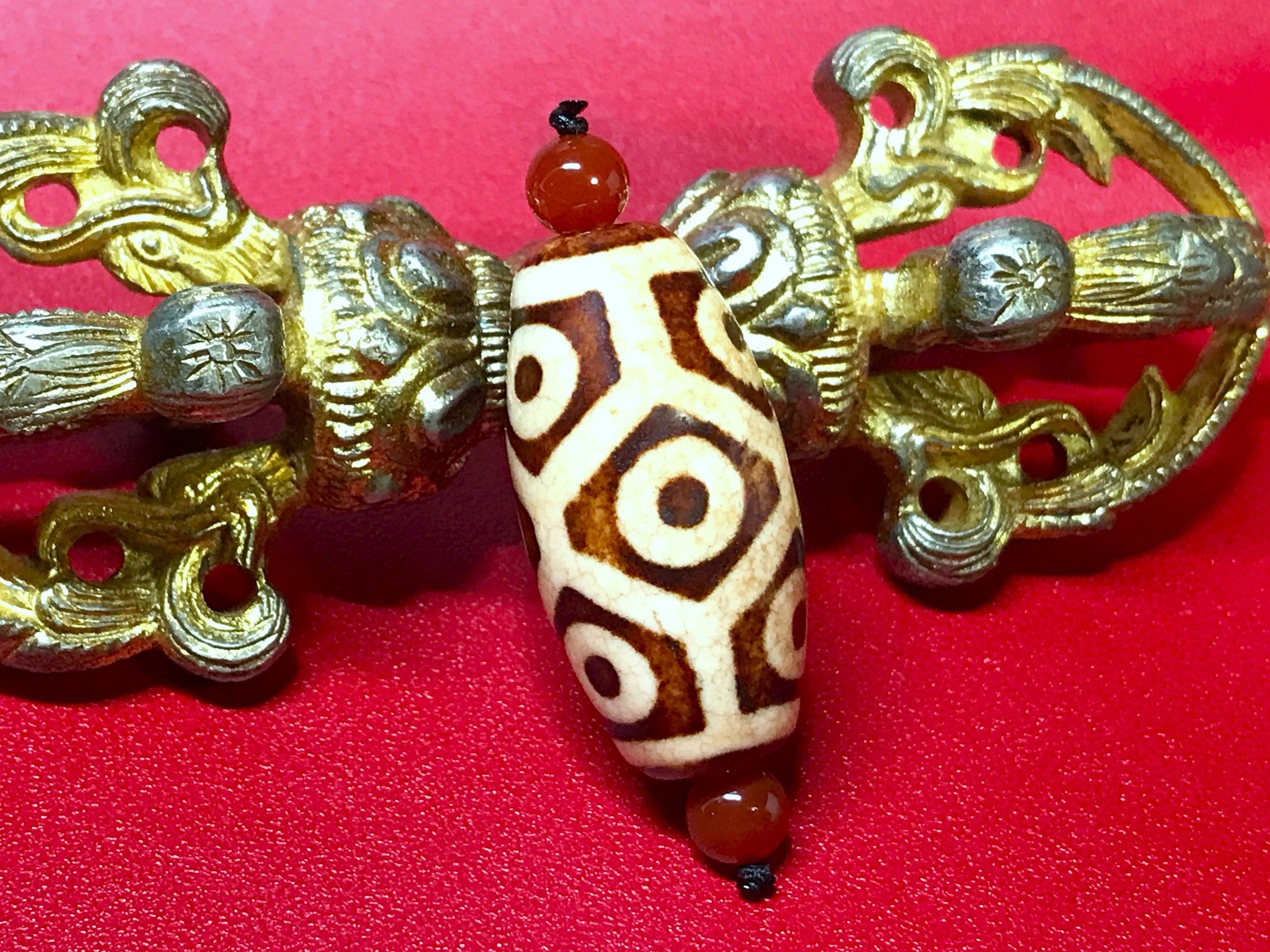 370天珠 亀甲長壽九眼天珠 上肯天珠 dzibeads！ 370天珠 亀甲長壽九眼