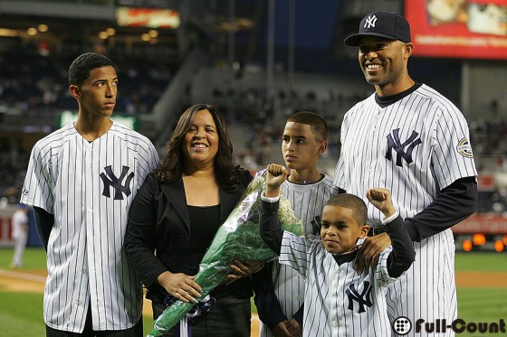 新品 美品 稀少 ヤンキース マリアノリベラ 球場配布 ボブルヘッド 首