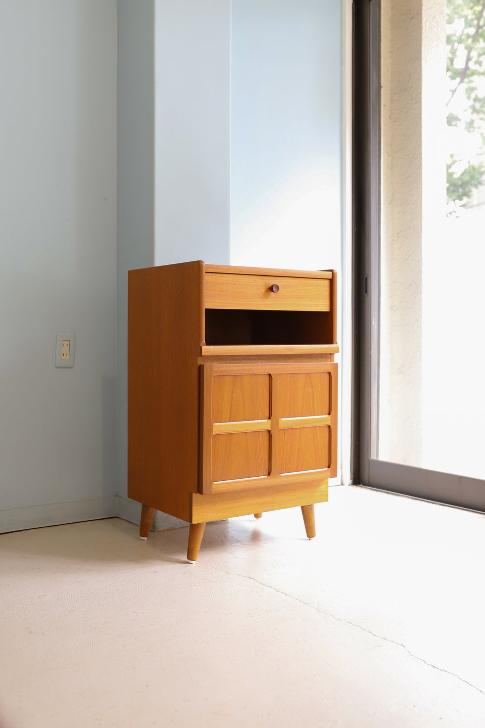 イギリスヴィンテージ ネイサン サイドキャビネット 収納家具/UK