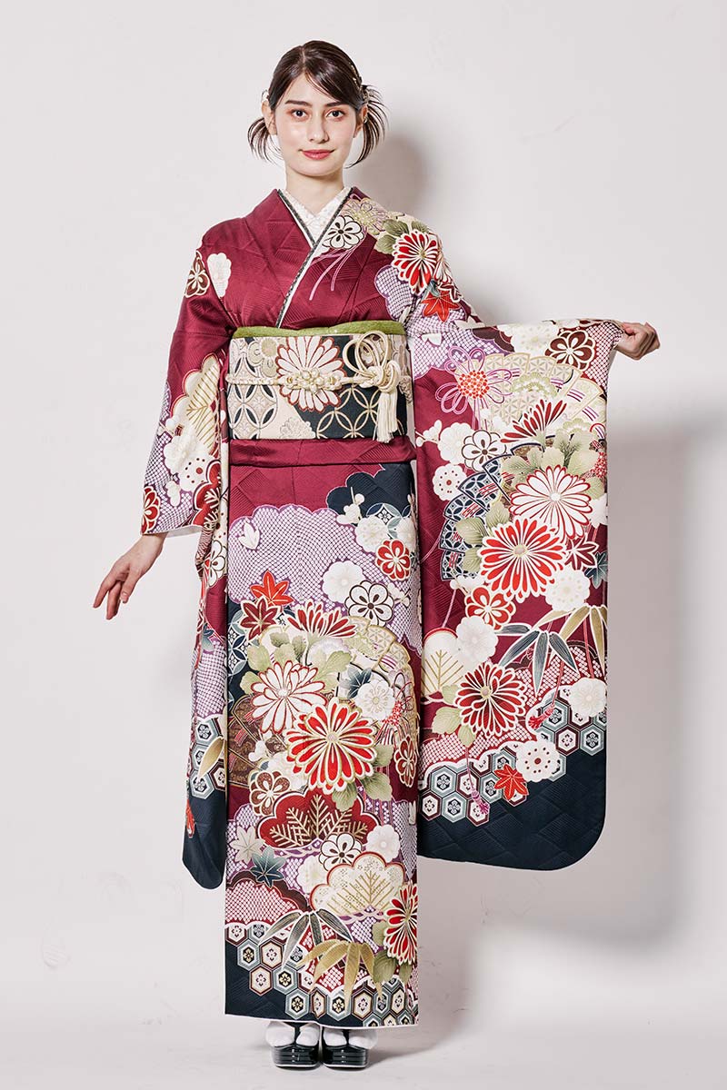 深紅と黒に映える華やかな古典柄振袖【MK-1606】｜まるやま・京彩|振袖