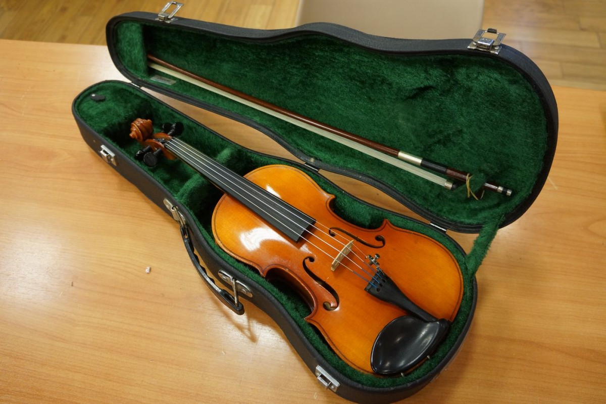 美品 SUZUKI 220 1/4 分数バイオリン 弦楽器 初心者 子供 入門 Suzuki