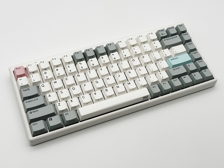 NiZ Mini84 Pro レビュー】無線接続対応で完璧に！唯一無二の打鍵感が