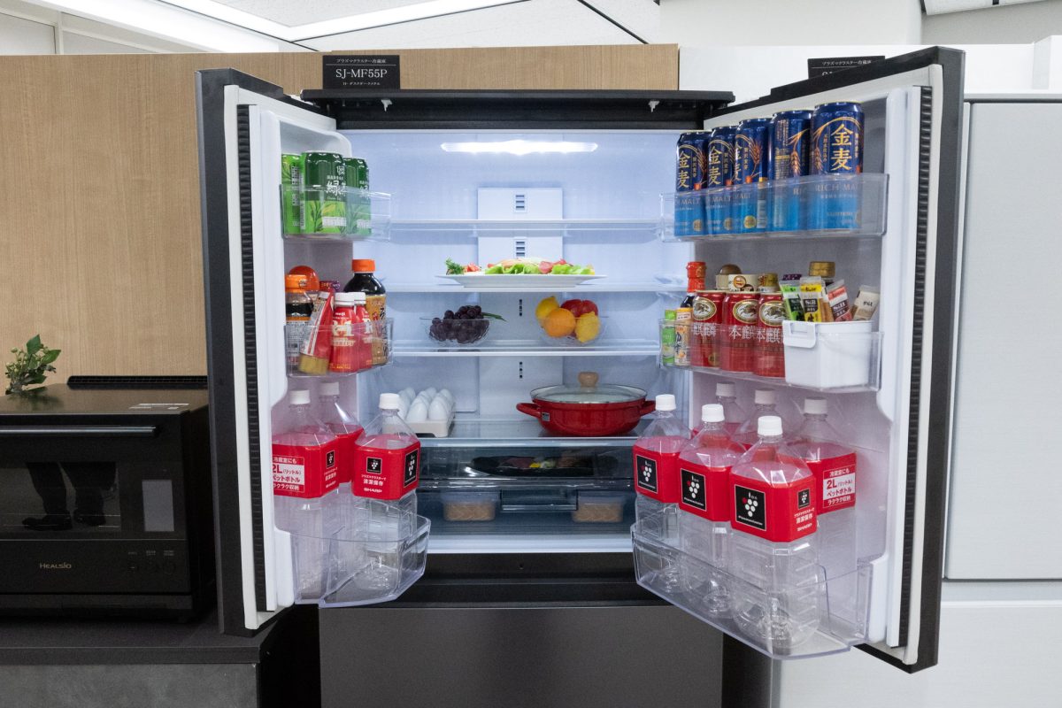 シャープ、クラウド＆AIで最大約35％省エネな冷蔵庫。奥行き63cmの