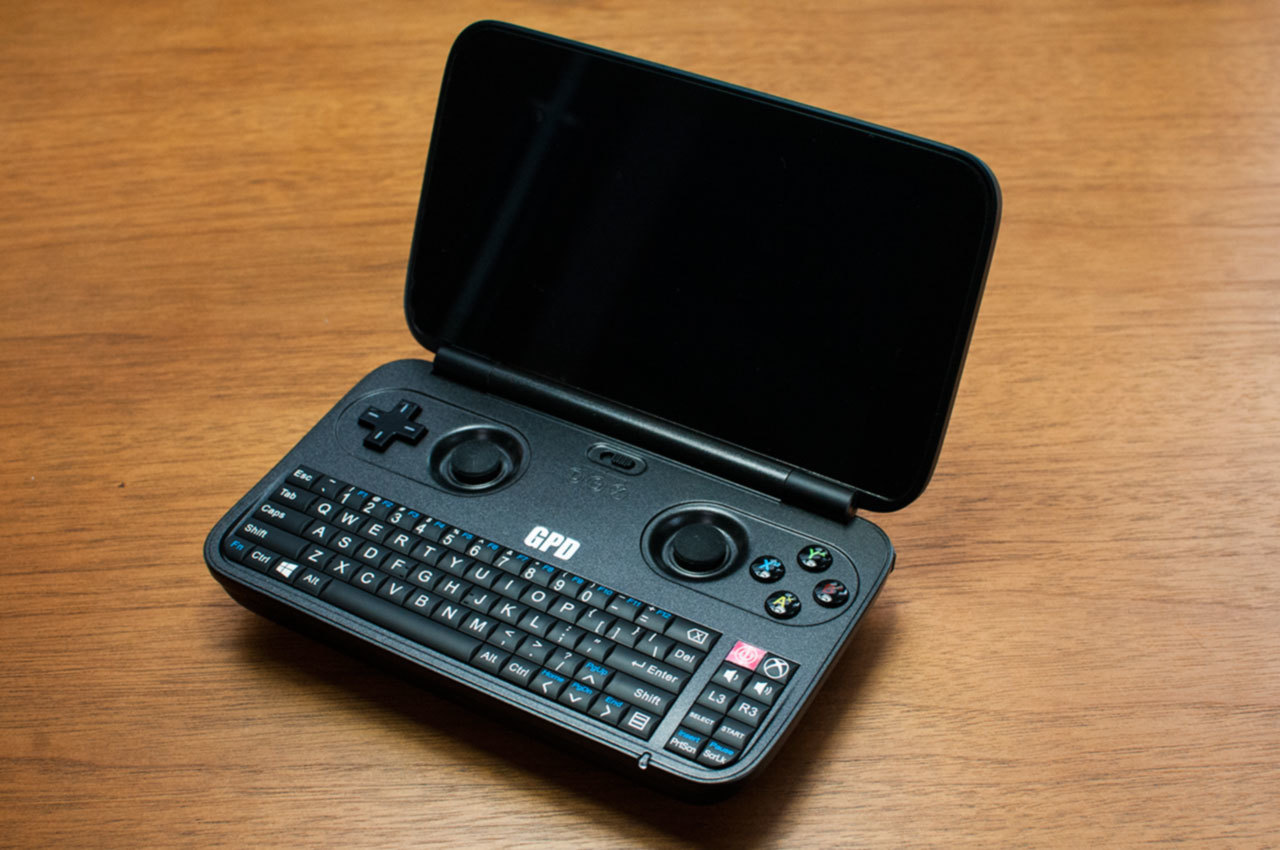 GPD WIN」今更ながら購入！超人気UMPCの新リビジョンはアルミシェルで