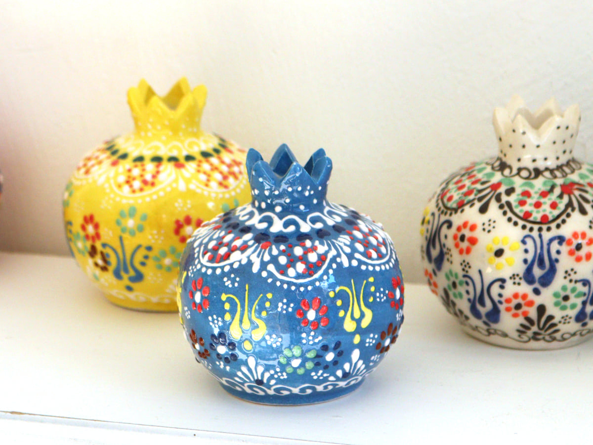 トルコ陶器 ザクロ Mサイズ 高さ9.5×直径8.5cm フラワーデザイン