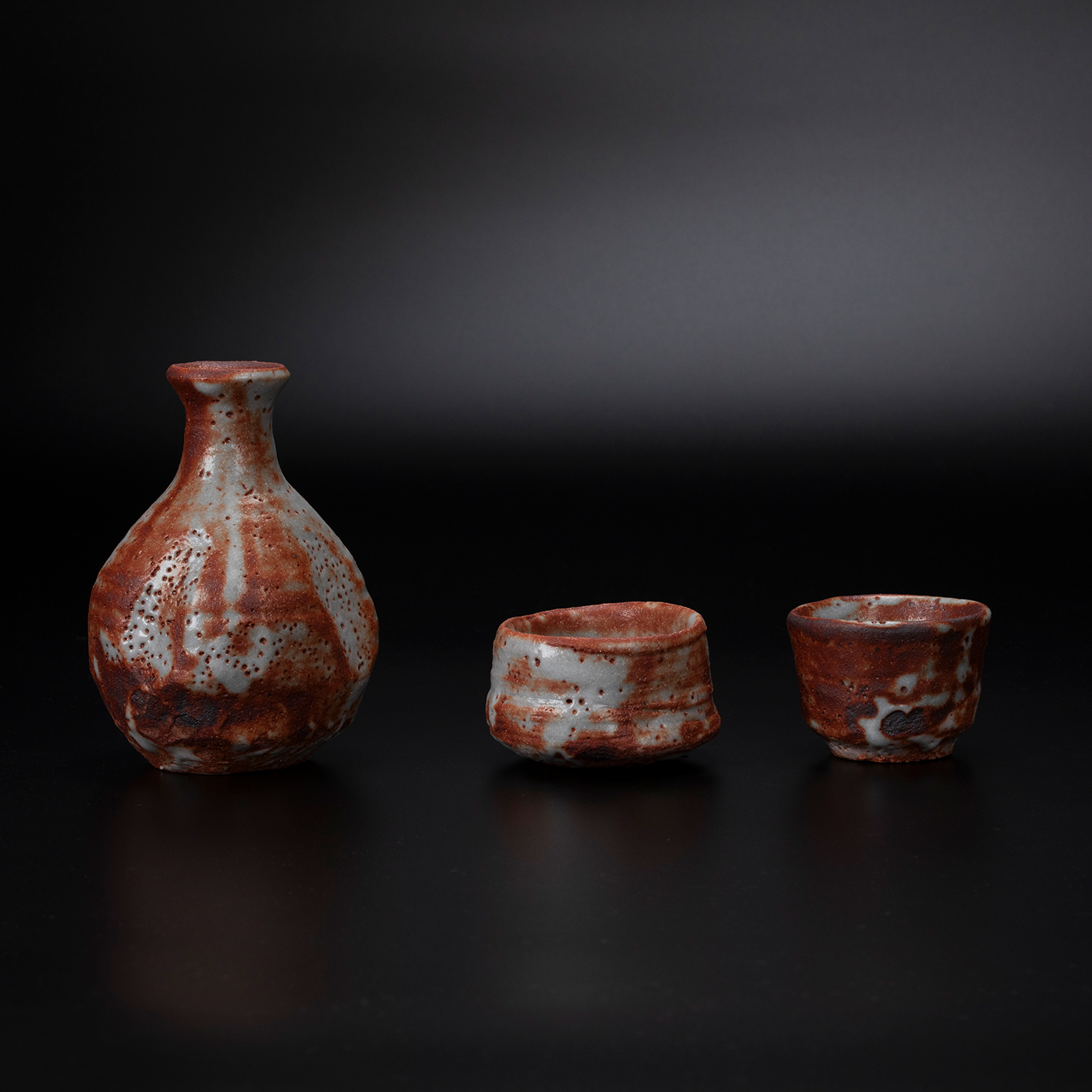 日本酒文化を愉しむ｜志野の徳利とぐい呑み