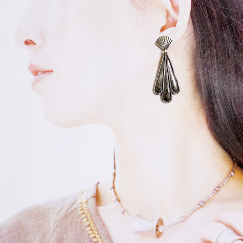 スティーブアルビソ ワイヤーワーク ファンピアス｜マライカ公式通販