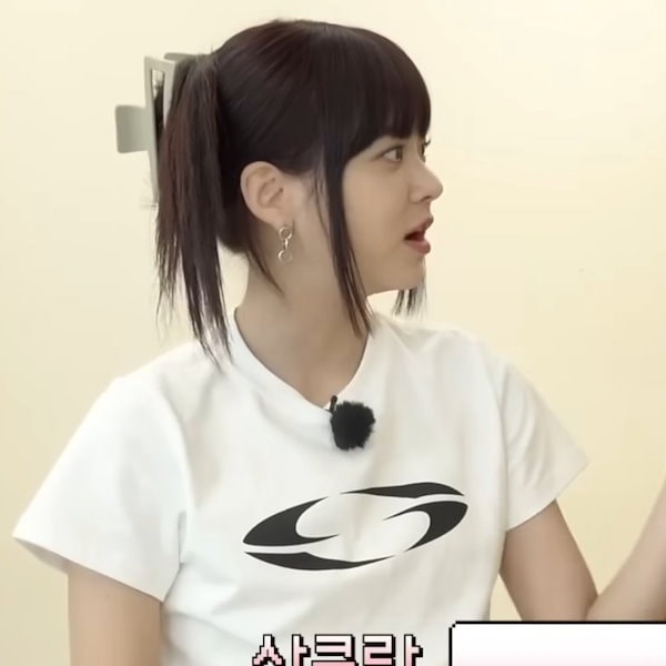 LE SSERAFIM ルセラ ウンチェ トマト tシャツ Le Sserafim spaghetti