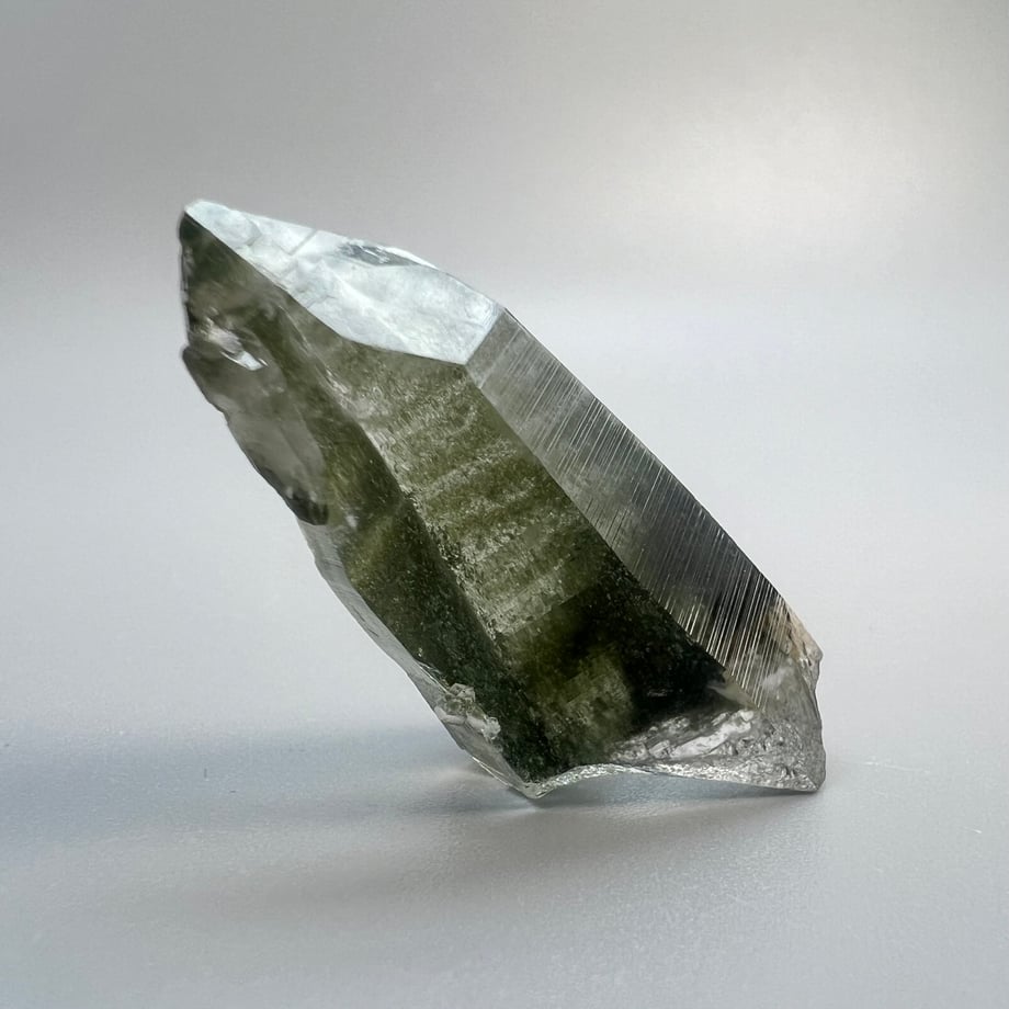 RUNTA) ガネッシュヒマール産クローライトイン天然ヒマラヤ水晶