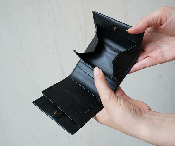ミネルヴァ2 内ボックス型二つ折り財布｜商品一覧 | 革財布、バッグの