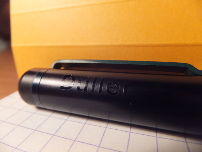 ディートリッヒ・ルブスがデザインした万年筆。コンパクトなボディに