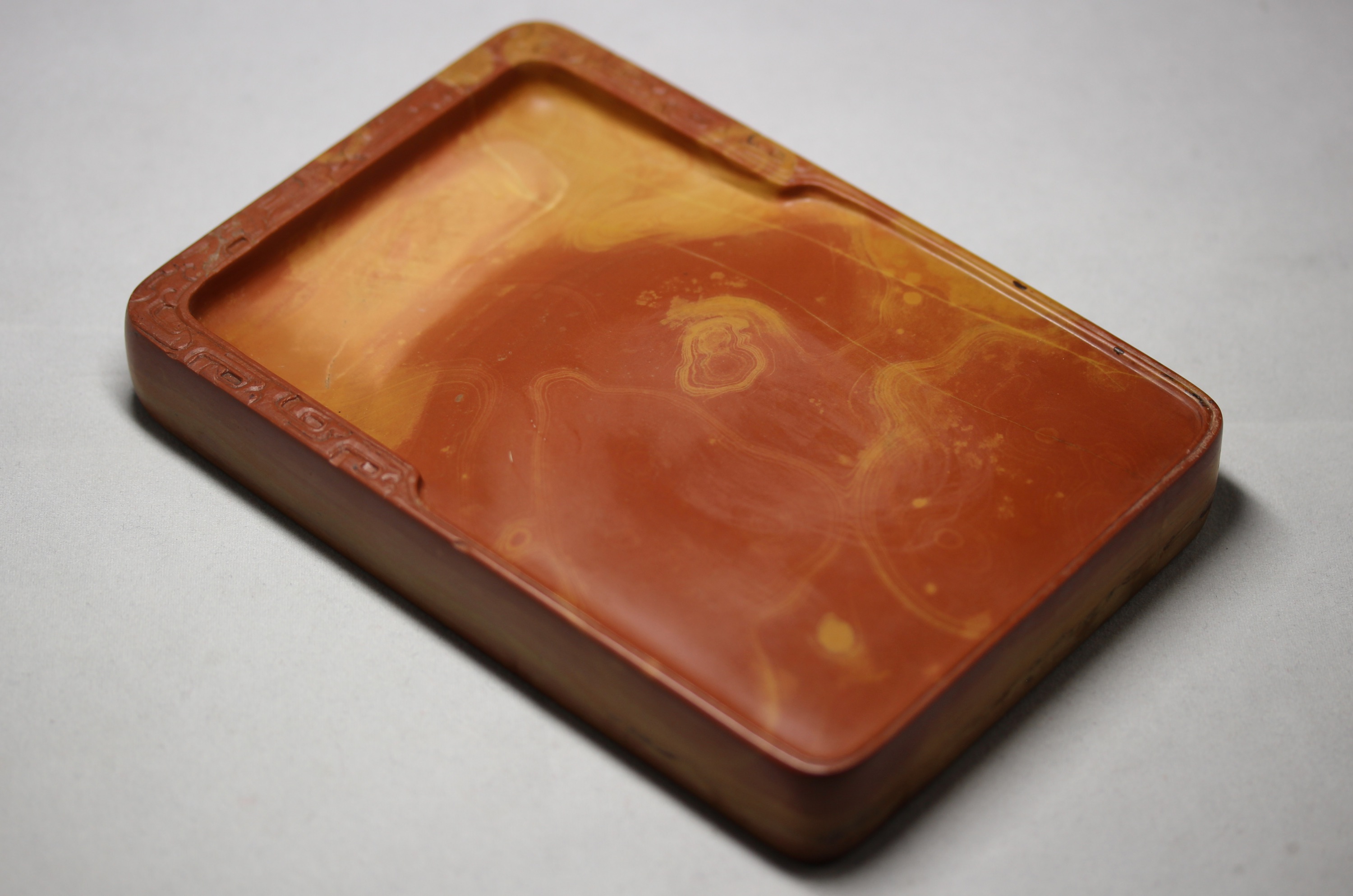 紅絲石龍紋門字硯』 紅絲硯 双龍紋 高士図 賢人図 黒山石 箱無し 紅絲