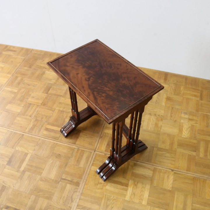 ネストテーブル | アンティークショップ ジェオグラフィカ ｜E-SHOP