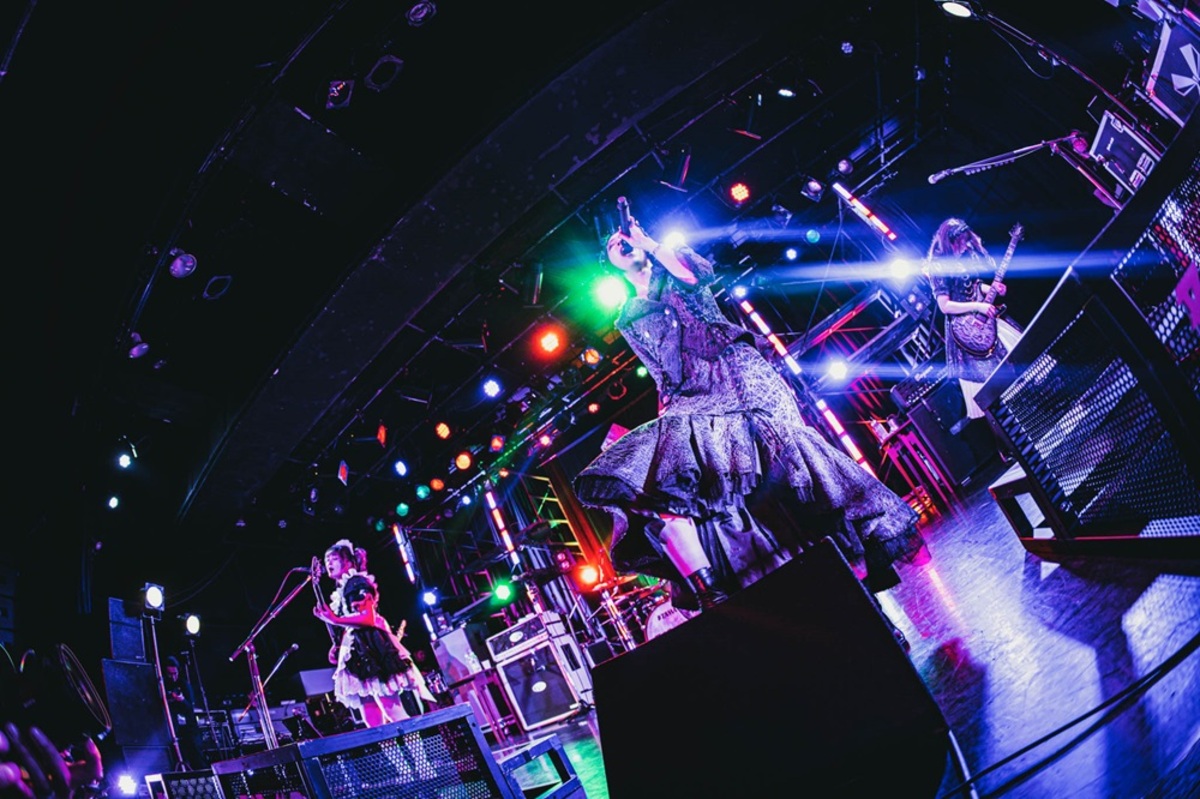 IM209135-thumb-1200xauto-