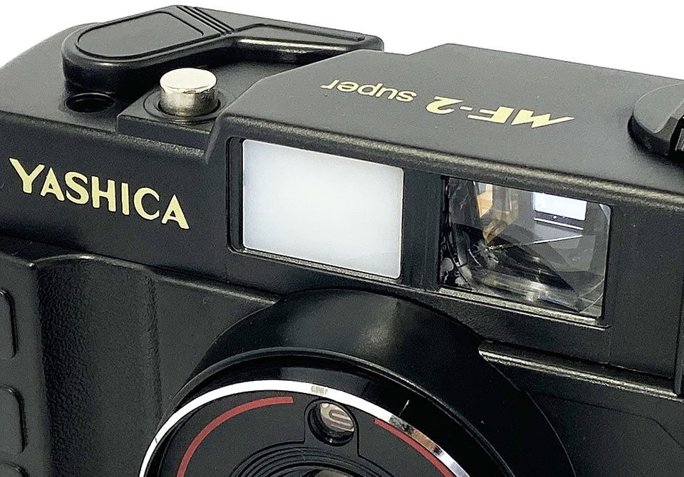 レトロなフォルムの“ザ・フィルムカメラ”「YASHICA MF-2 Super」復刻版