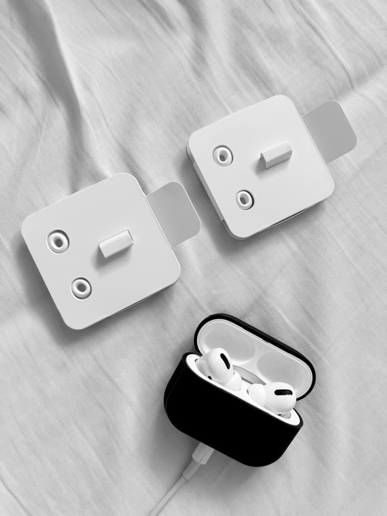 AirPods Pro 2（2024末購入、不具合無し、付属品完備） 片方だけ注文