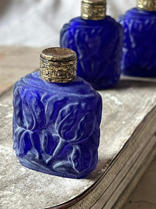 英国製 純銀蓋 19世紀 アンティーク ブルー カットグラス 香水瓶 英国