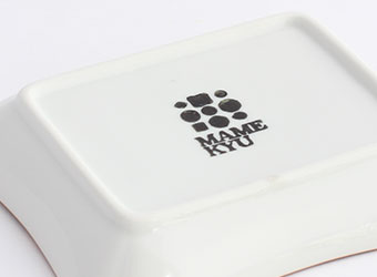 豆九MAMEKYU 長皿（小鳥と眠り犬）｜九谷焼のうつわ｜和食器通販 じろや