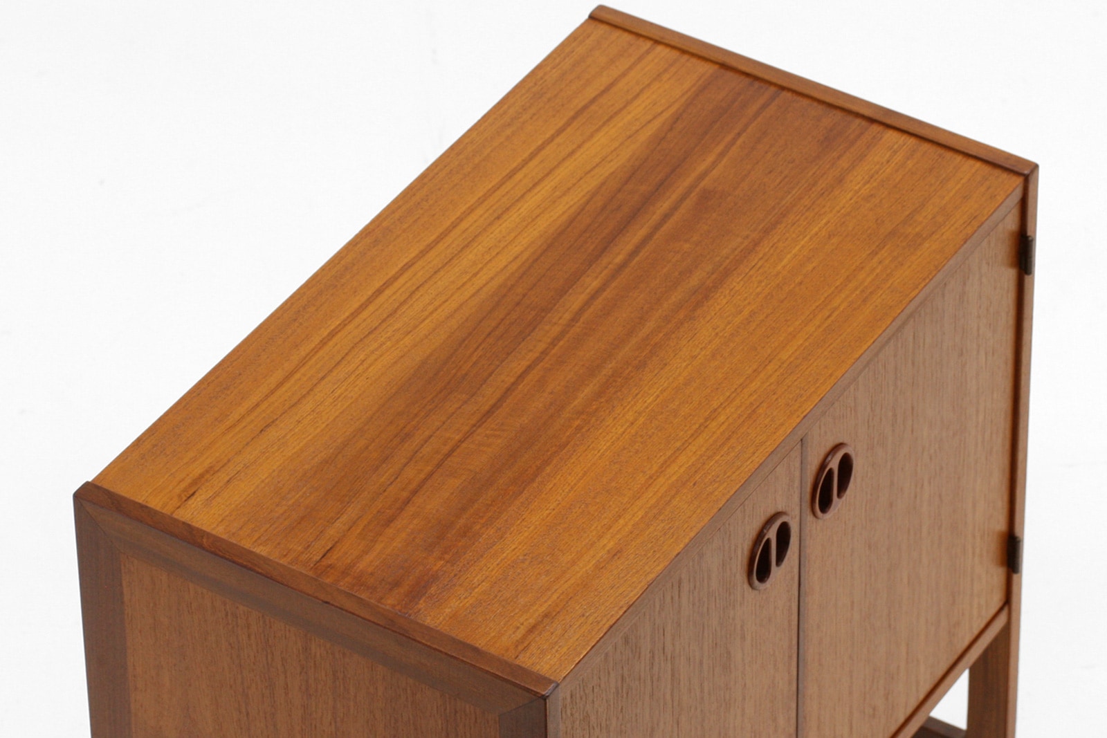 スウェーデン 家具 観音開き キャビネット Arne wall Iversen | 北欧