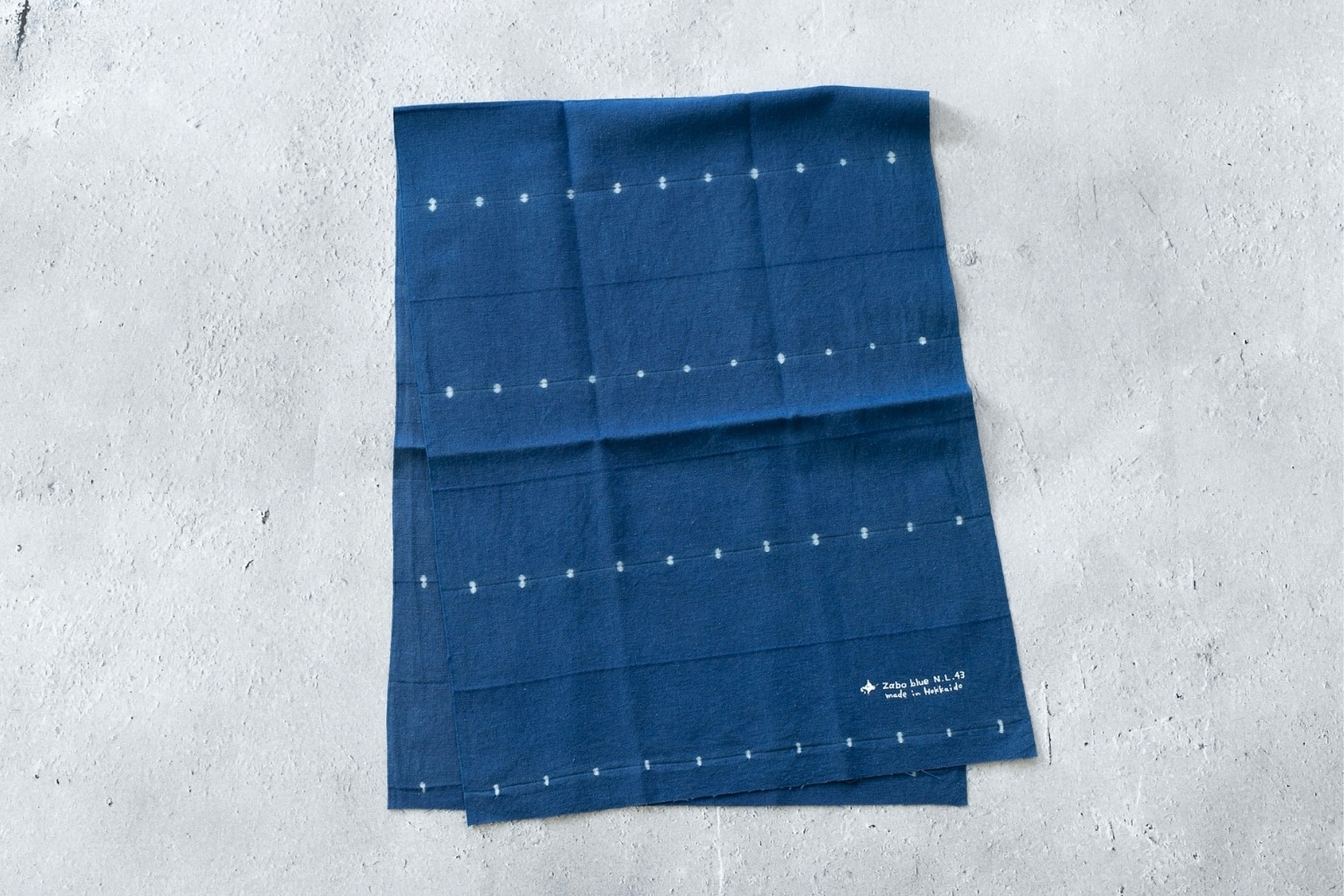 北海道札幌発の天然藍染工房】藍染坐忘 藍染手ぬぐい＜蛍＞ ｜北海道