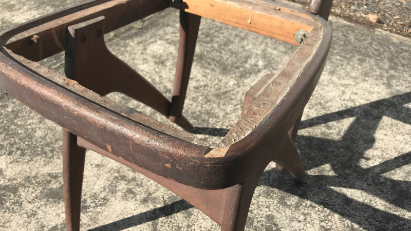 半世紀にわたり愛される「デルタチェア」。特徴と歴史を深掘り｜中古