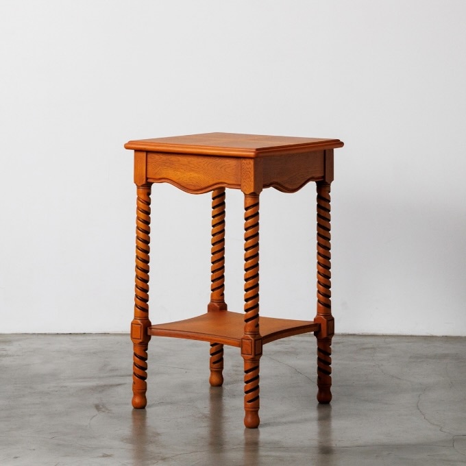 猫脚のサイドテーブル［MF-046］｜一点モノ家具通販のマルニファニシング