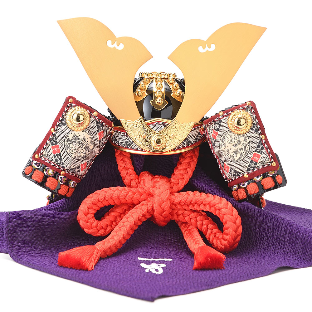 加藤一冑 作 「御兜」 黒小札小桜革縅大鍬形兜 兜