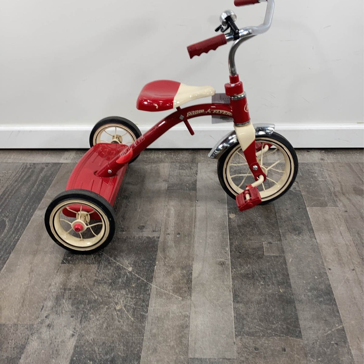 RADIOFRYER Classic Red TRICYCLE Amazon.com: Radio Flyer Classic 10