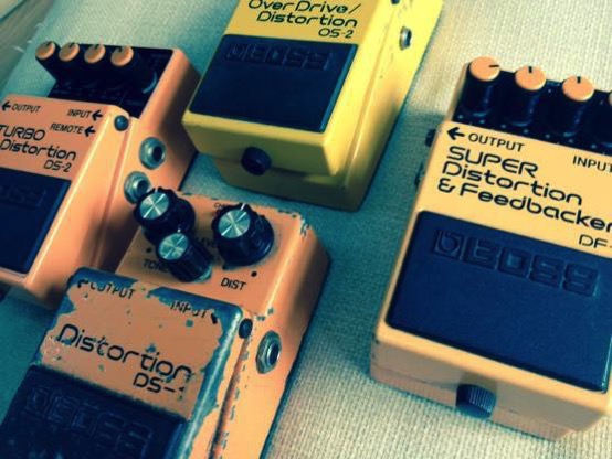 カート コバーンと時代を切り開いたエフェクター BOSSの