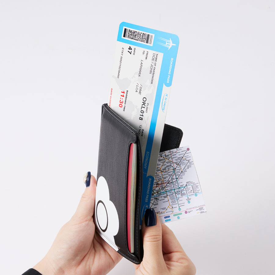 MARY QUANT (マリークワント) パスポートケース | トラベルグッズ